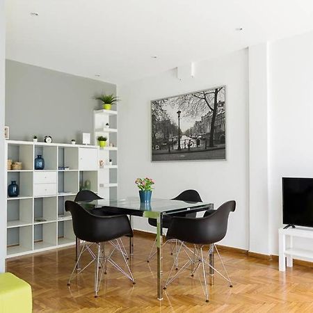 Sunlit 2Br Oasis In Metaxourghio 3Min From Metro Lägenhet Aten Exteriör bild