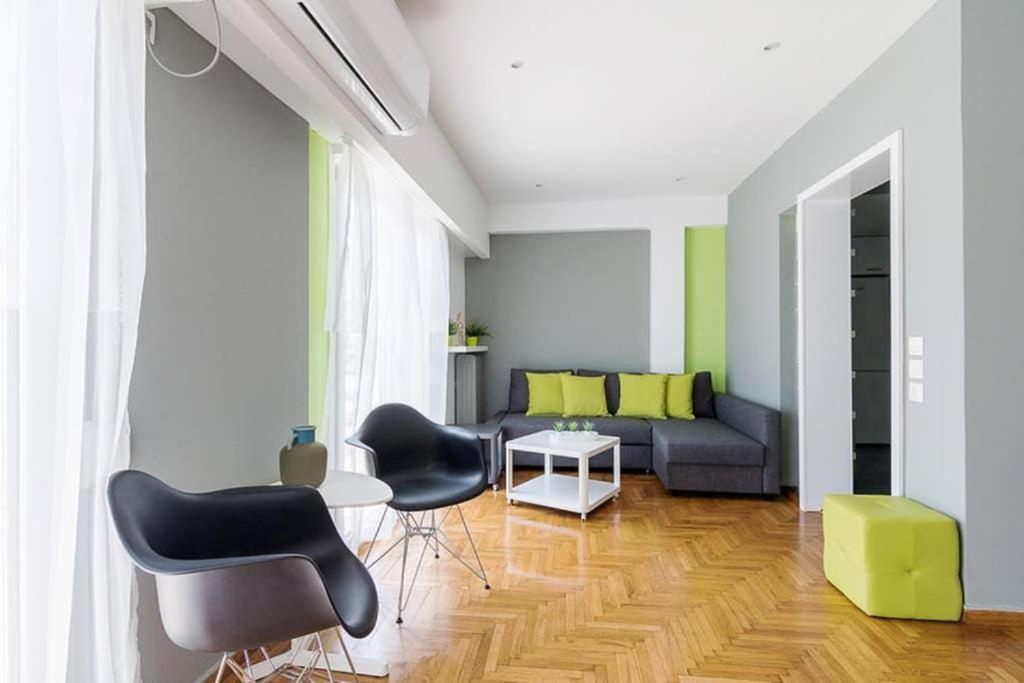 Sunlit 2Br Oasis In Metaxourghio 3Min From Metro Lägenhet Aten Exteriör bild