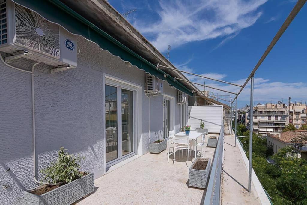 Sunlit 2Br Oasis In Metaxourghio 3Min From Metro Lägenhet Aten Exteriör bild