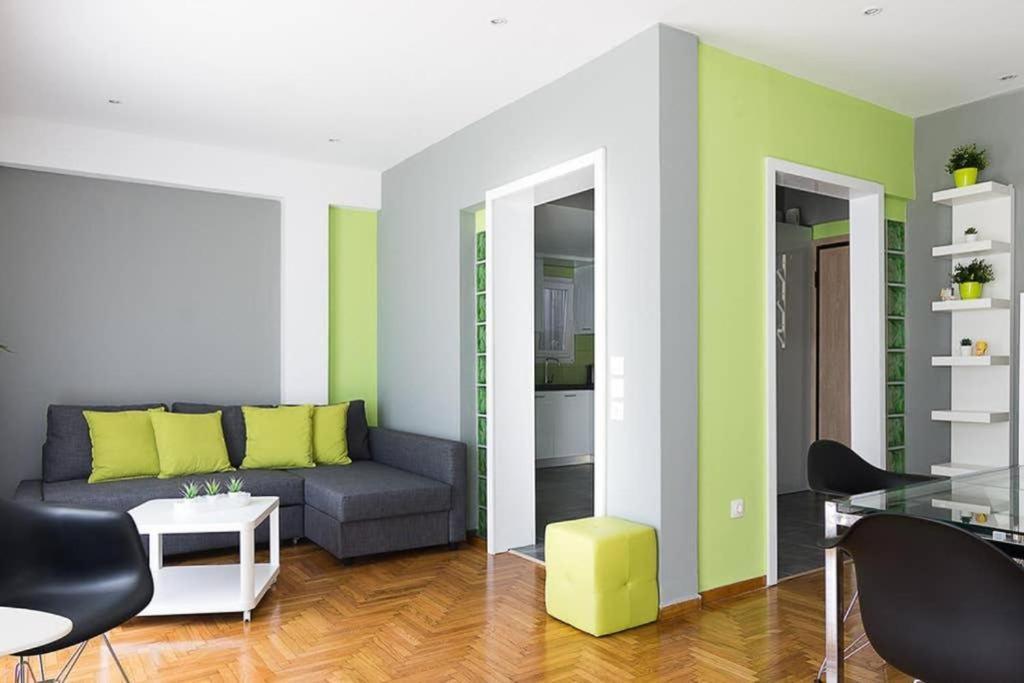 Sunlit 2Br Oasis In Metaxourghio 3Min From Metro Lägenhet Aten Exteriör bild
