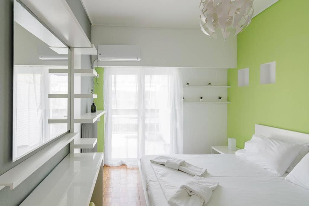 Sunlit 2Br Oasis In Metaxourghio 3Min From Metro Lägenhet Aten Exteriör bild